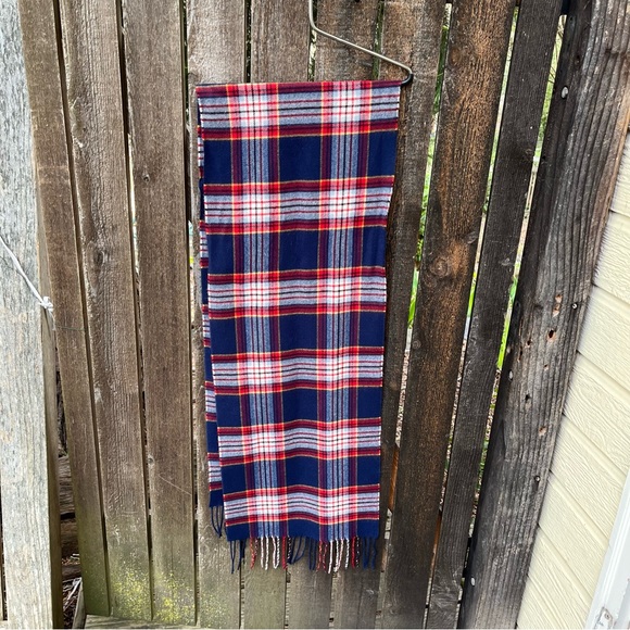 100% Cashmere Made in Germany Hand Tailored Plaid Fringed Scarf. - Picture 6 of 9